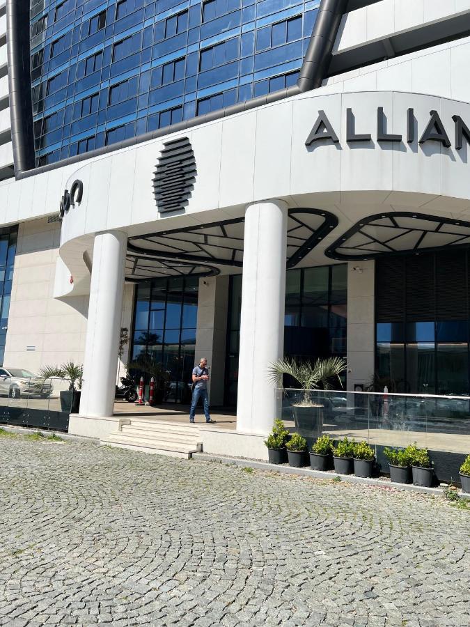 Apartments In Alliance 巴统 外观 照片